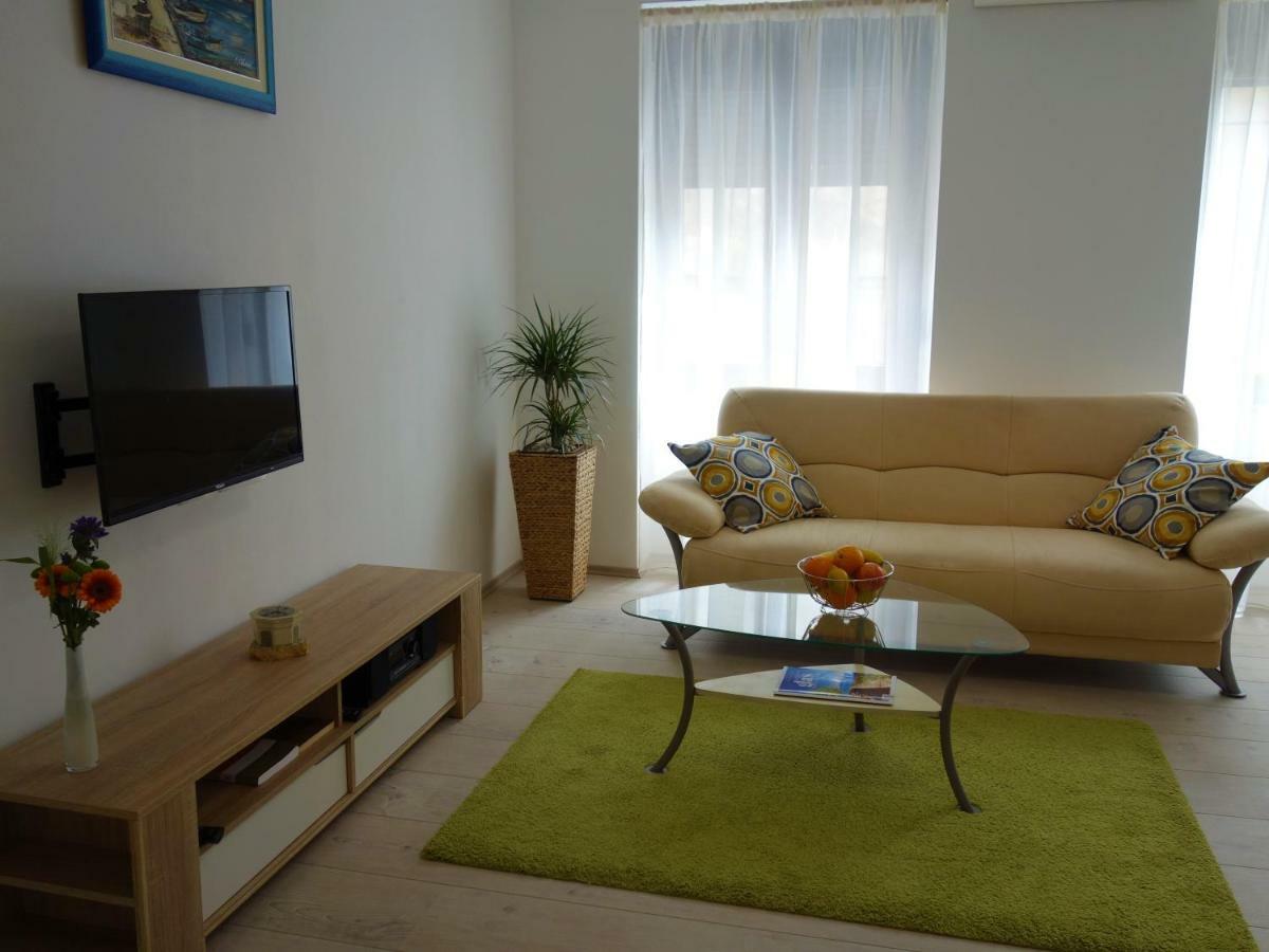 Apartments Vincent カスタヴ エクステリア 写真